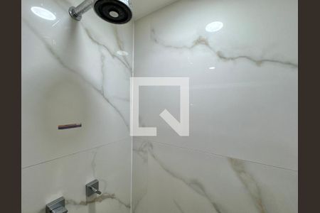 Apartamento à venda com 85m², 3 quartos e 1 vaga Apartamento à venda com 85m², 3 quartos e 1 vagaBanheiro Social