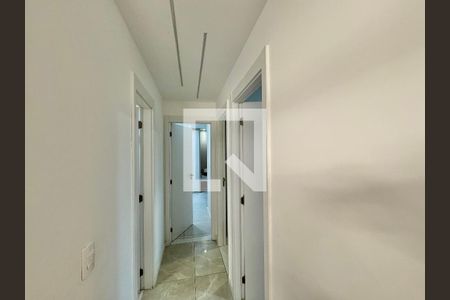 Apartamento à venda com 85m², 3 quartos e 1 vaga Apartamento à venda com 85m², 3 quartos e 1 vagaCorredor