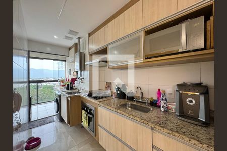 Apartamento à venda com 85m², 3 quartos e 1 vaga Apartamento à venda com 85m², 3 quartos e 1 vagaCozinha e Área de Serviço