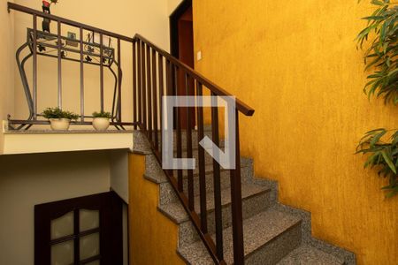 Casa à venda com 139m², 3 quartos e 4 vagasEscada