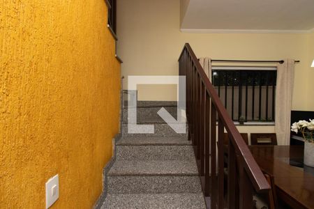 Casa à venda com 139m², 3 quartos e 4 vagasEscada