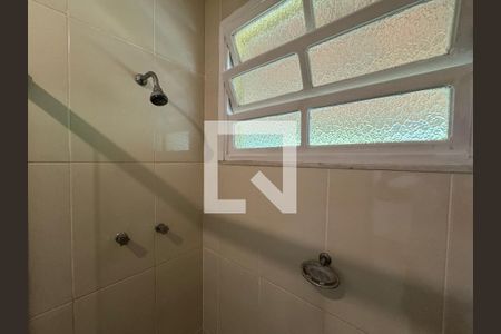 Casa de condomínio para alugar com 300m², 3 quartos e 3 vagasBanheiro Social