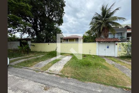 Casa de condomínio para alugar com 300m², 3 quartos e 3 vagasFachada