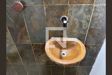 Casa de condomínio para alugar com 300m², 3 quartos e 3 vagasLavabo