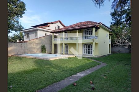 Casa de condomínio para alugar com 300m², 3 quartos e 3 vagasÁrea externa