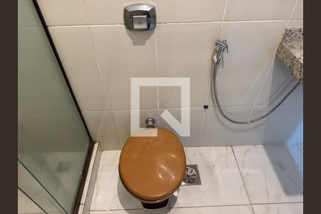 Casa de condomínio para alugar com 300m², 3 quartos e 3 vagasSuíte - Banheiro