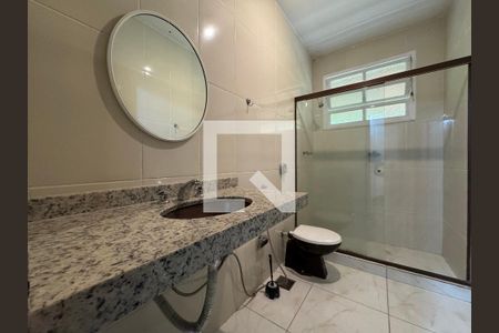 Casa de condomínio para alugar com 300m², 3 quartos e 3 vagasBanheiro Social