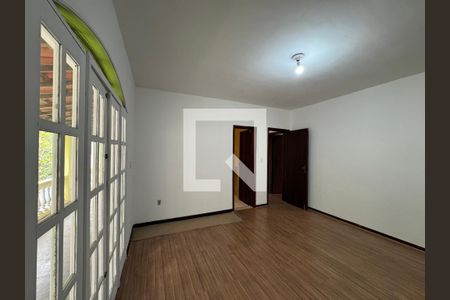 Casa de condomínio para alugar com 300m², 3 quartos e 3 vagasSuíte