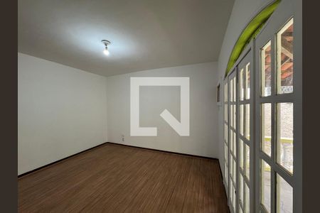 Casa de condomínio para alugar com 300m², 3 quartos e 3 vagasSuíte