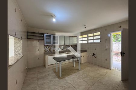 Casa de condomínio para alugar com 300m², 3 quartos e 3 vagasCozinha