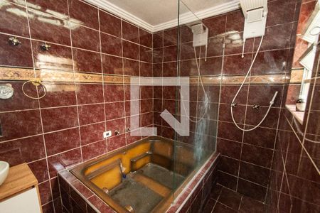 Casa à venda com 146m², 3 quartos e 5 vagasBanheiro da suíte 2