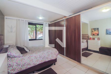 Suíte de casa à venda com 2 quartos, 200m² em Santa Maria Goretti, Porto Alegre
