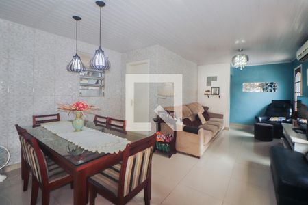 Sala de casa à venda com 2 quartos, 200m² em Santa Maria Goretti, Porto Alegre