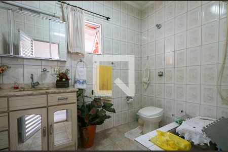 Casa à venda com 380m², 3 quartos e 8 vagasBanheiro da Área de Serviço