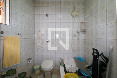 Casa à venda com 380m², 3 quartos e 8 vagasBanheiro da Área de Serviço