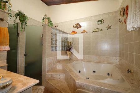 Casa à venda com 380m², 3 quartos e 8 vagasBanheiro da Suíte