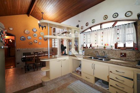 Casa à venda com 380m², 3 quartos e 8 vagasCozinha