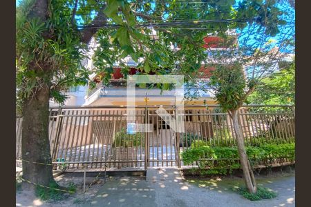 Apartamento à venda com 200m², 3 quartos e 2 vagas Apartamento à venda com 200m², 3 quartos e 2 vagasFachada do Prédio