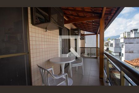 Apartamento à venda com 200m², 3 quartos e 2 vagas Apartamento à venda com 200m², 3 quartos e 2 vagasVaranda dos Fundos