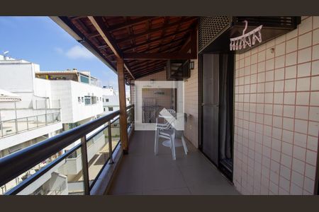 Apartamento à venda com 200m², 3 quartos e 2 vagas Apartamento à venda com 200m², 3 quartos e 2 vagasVaranda dos Fundos