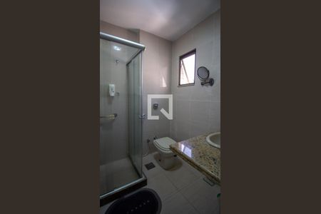 Apartamento à venda com 200m², 3 quartos e 2 vagas Apartamento à venda com 200m², 3 quartos e 2 vagasBanheiro da Suíte 1