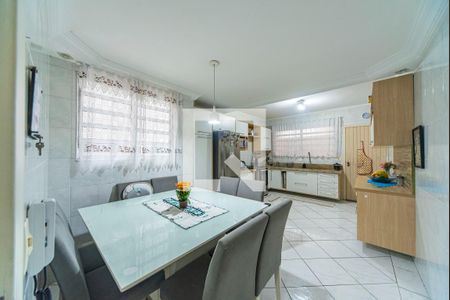 Casa à venda com 280m², 3 quartos e 3 vagasCozinha 