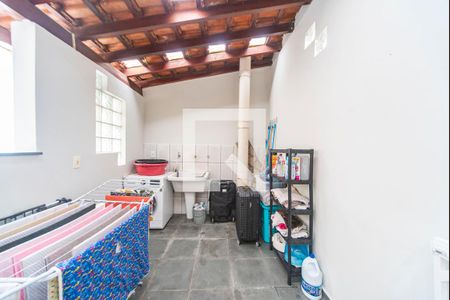 Casa à venda com 280m², 3 quartos e 3 vagasÁrea de Serviço