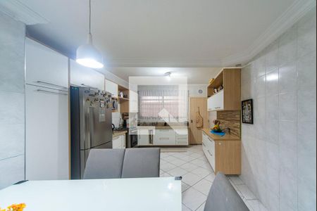 Casa à venda com 280m², 3 quartos e 3 vagasCozinha 