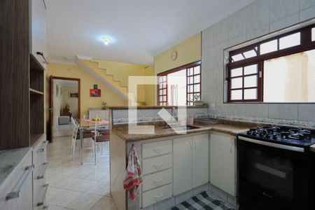 Casa à venda com 230m², 3 quartos e 8 vagasCopa e Cozinha