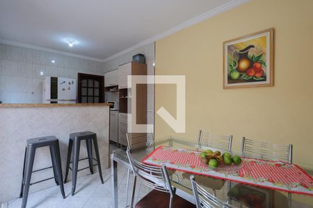 Casa à venda com 230m², 3 quartos e 8 vagasCopa e Cozinha