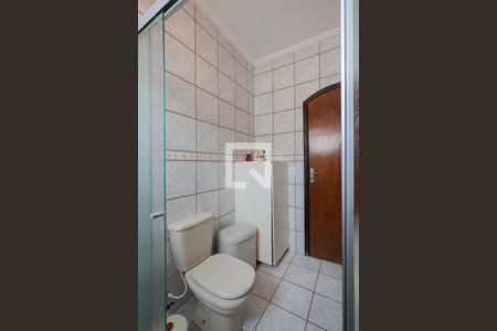 Casa à venda com 230m², 3 quartos e 8 vagasBanheiro da Suíte