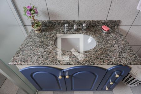 Casa à venda com 230m², 3 quartos e 8 vagasBanheiro