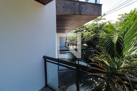 Apartamento à venda com 132m², 3 quartos e 2 vagasVaranda