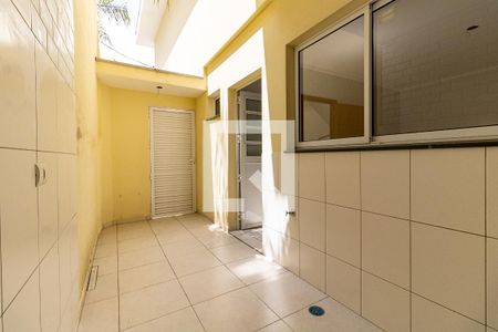Casa à venda com 100m², 3 quartos e 2 vagasLavanderia
