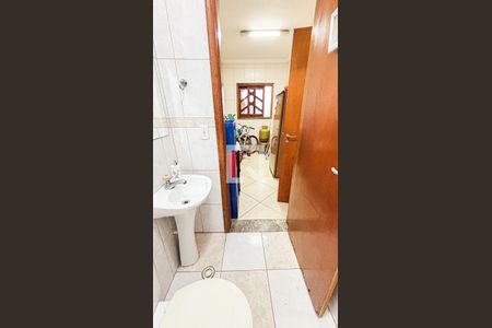 Casa à venda com 315m², 3 quartos e 4 vagasÁrea de Serviço - Banheiro