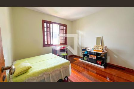 Casa à venda com 317m², 4 quartos e 4 vagas Casa à venda com 317m², 4 quartos e 4 vagasQuarto 3