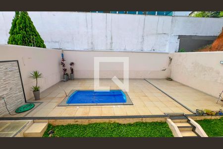 Casa à venda com 317m², 4 quartos e 4 vagas Casa à venda com 317m², 4 quartos e 4 vagasÁrea comum