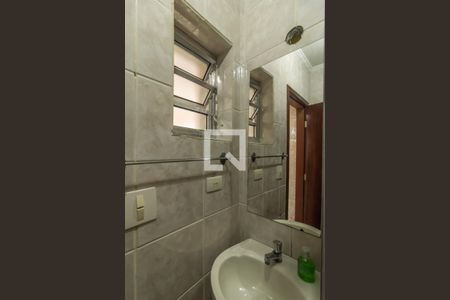 Casa à venda com 240m², 3 quartos e 2 vagasBanheiro de serviço