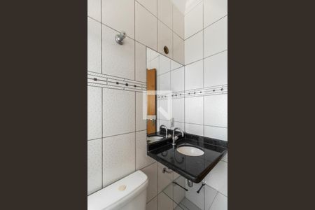 Casa à venda com 240m², 3 quartos e 2 vagasBanheiro da Suíte 2