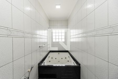 Casa à venda com 240m², 3 quartos e 2 vagasBanheiro da Suíte 1