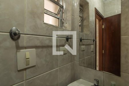 Casa à venda com 240m², 3 quartos e 2 vagasBanheiro de serviço