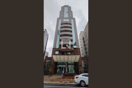 Studio à venda com 29m², 1 quarto e 1 vaga Studio à venda com 29m², 1 quarto e 1 vagaFachada