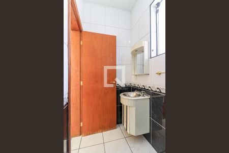 Casa à venda com 223m², 3 quartos e 2 vagas Casa à venda com 223m², 3 quartos e 2 vagasBanheiro de serviço