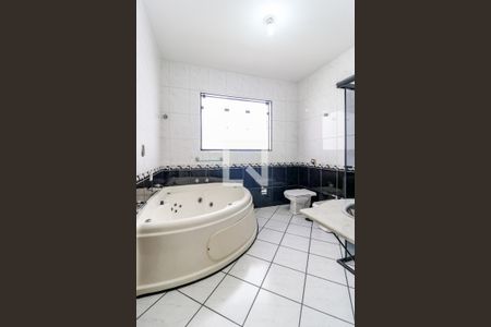 Casa à venda com 223m², 3 quartos e 2 vagas Casa à venda com 223m², 3 quartos e 2 vagasBanheiro da Suíte