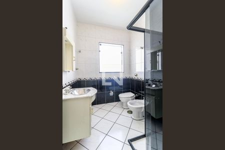 Casa à venda com 223m², 3 quartos e 2 vagas Casa à venda com 223m², 3 quartos e 2 vagasBanheiro