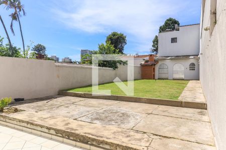 Casa à venda com 223m², 3 quartos e 2 vagas Casa à venda com 223m², 3 quartos e 2 vagasÁrea Externa/Churrasqueira