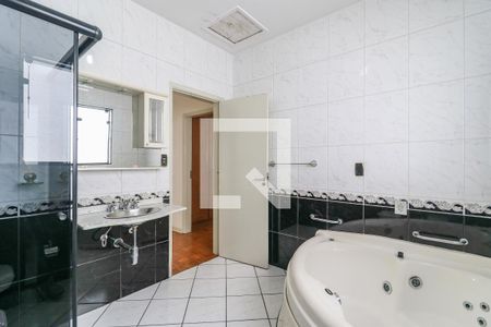 Casa à venda com 223m², 3 quartos e 2 vagas Casa à venda com 223m², 3 quartos e 2 vagasBanheiro da Suíte