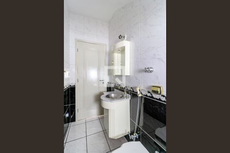 Casa à venda com 223m², 3 quartos e 2 vagas Casa à venda com 223m², 3 quartos e 2 vagasLavabo