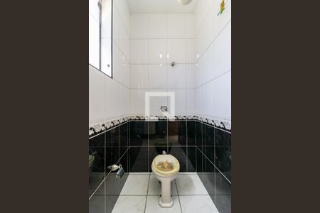 Casa à venda com 223m², 3 quartos e 2 vagas Casa à venda com 223m², 3 quartos e 2 vagasBanheiro de serviço