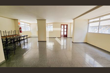 Apartamento à venda com 142m², 4 quartos e 2 vagas Apartamento à venda com 142m², 4 quartos e 2 vagasÁrea comum - Salão de festas